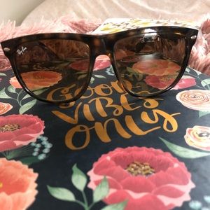 Authentic Ray-Ban Polarizes Sunglasses RB4147